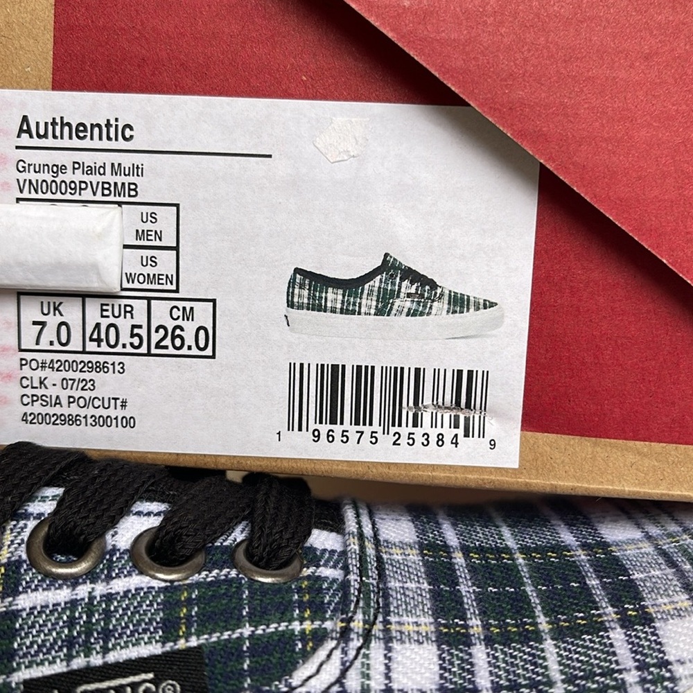 Vans Men’s Authentic
Grunge Plaid Multi
VN0009PVBMB
Sneakers - Picture 16 of 16
